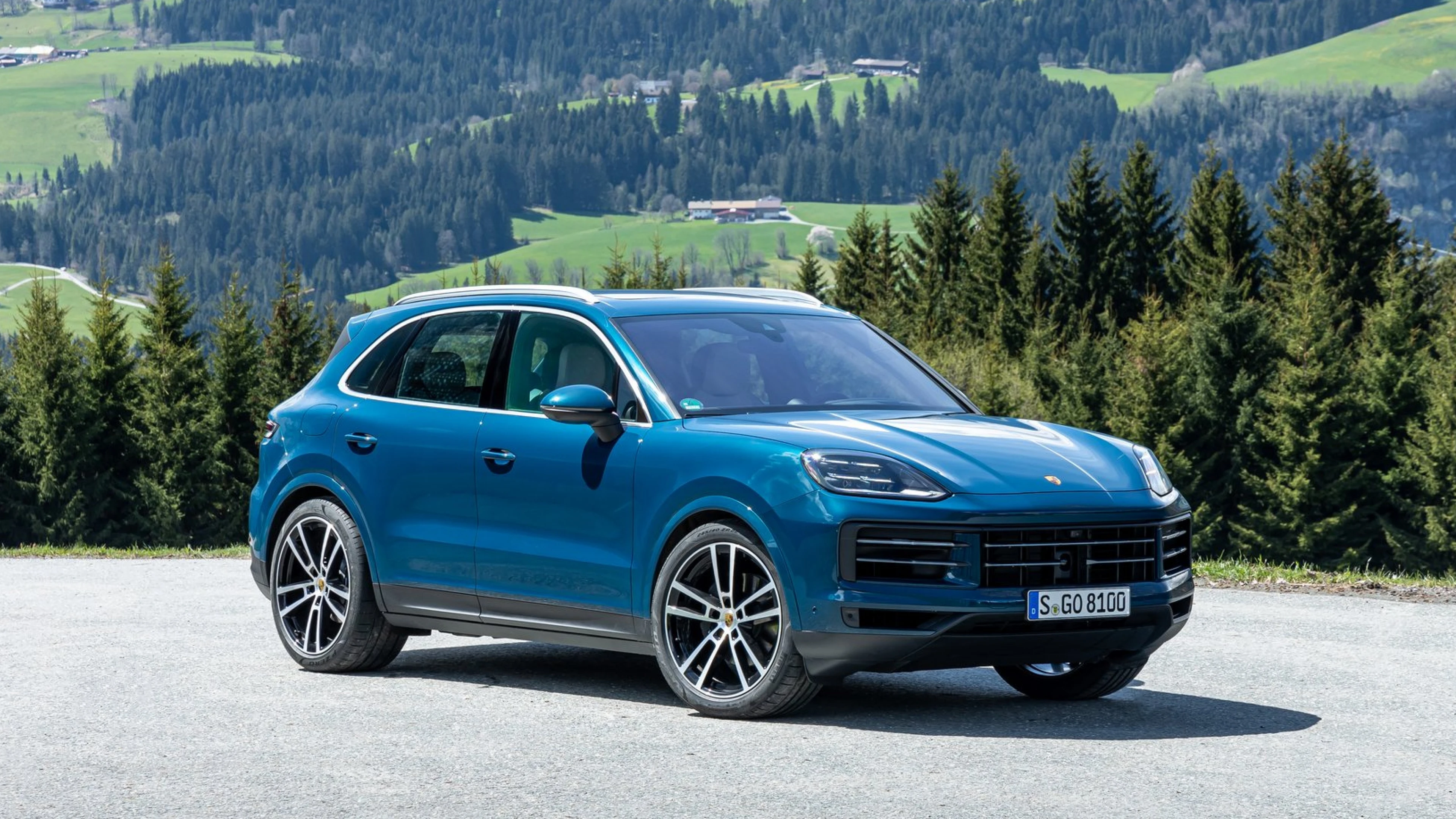 Front Right Three-Quarter View (Alps)