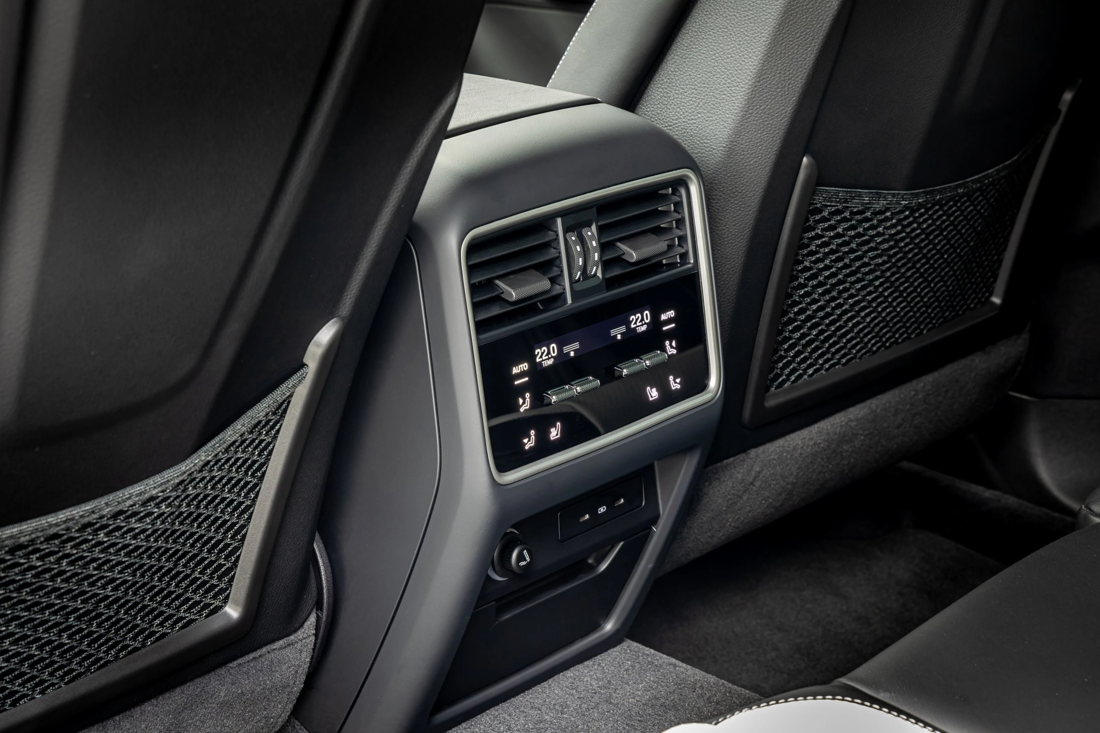 Rear Climate Controls