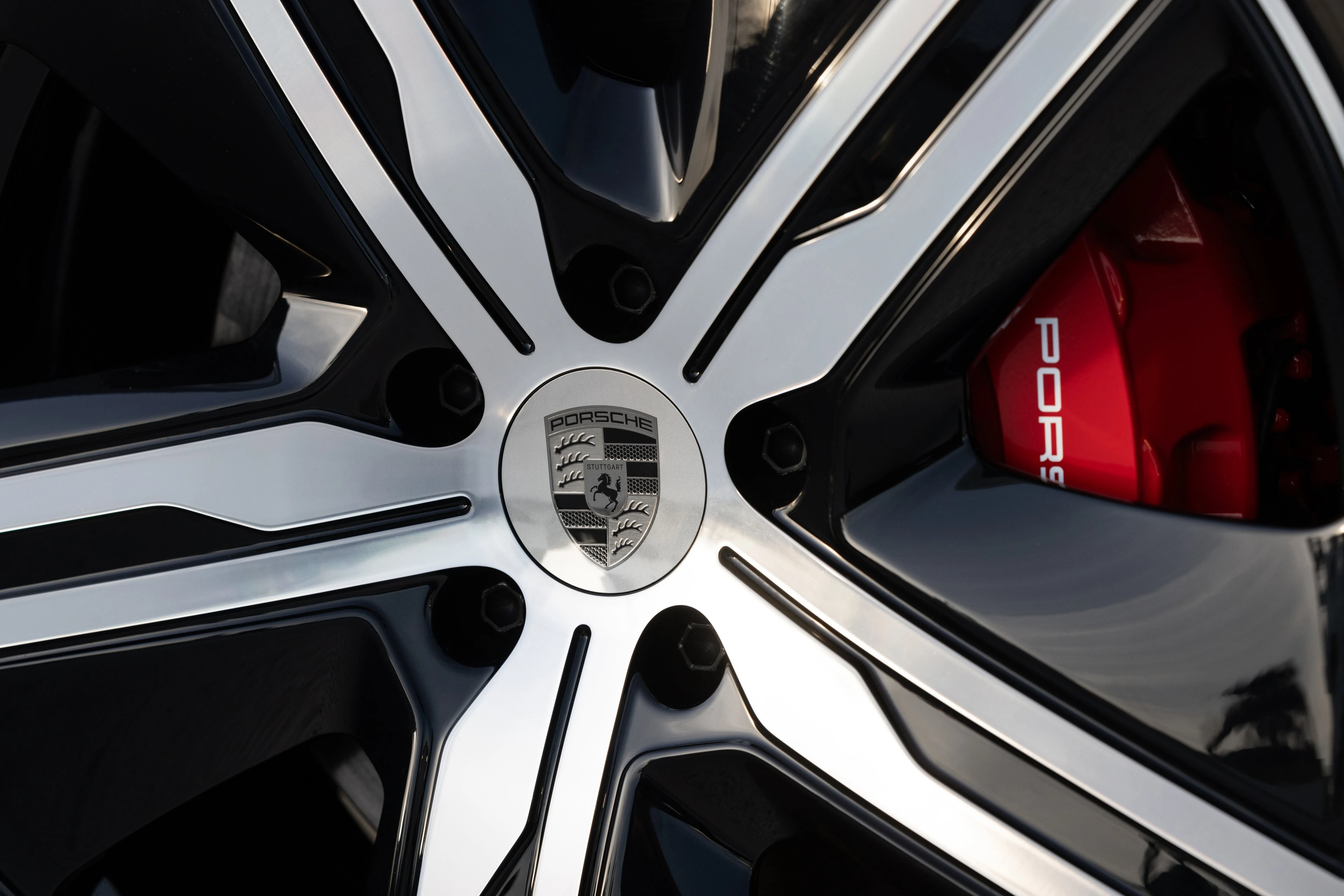 Alloy Wheel and Brakes (Macan Turbo)