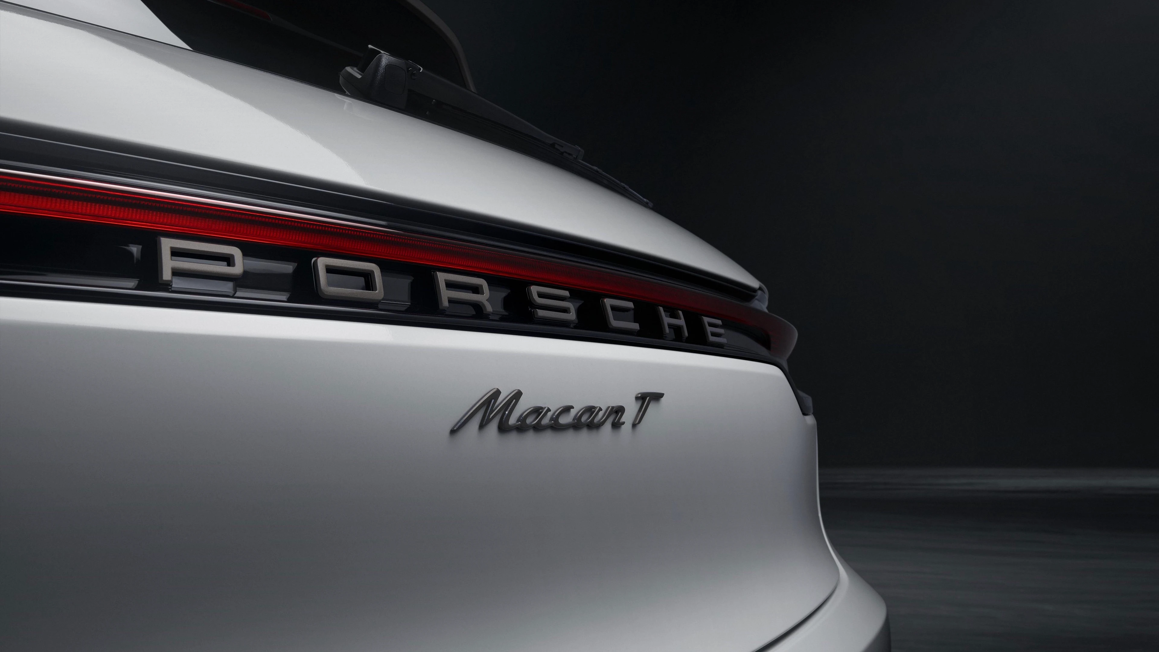 Rear Light Bar and Macan T Lettering
