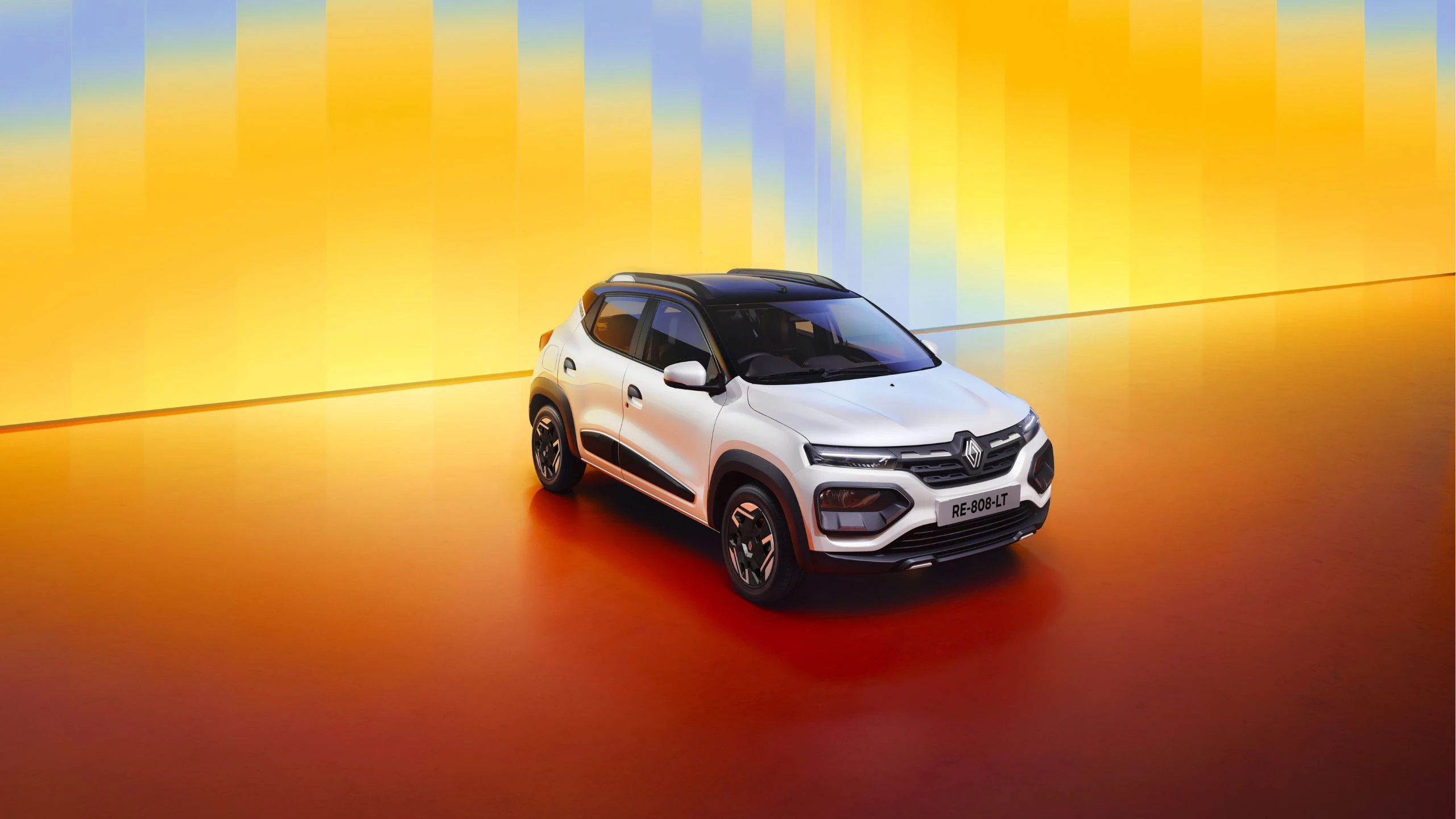 Ice Cool White: Front Right Three-Quarter View
