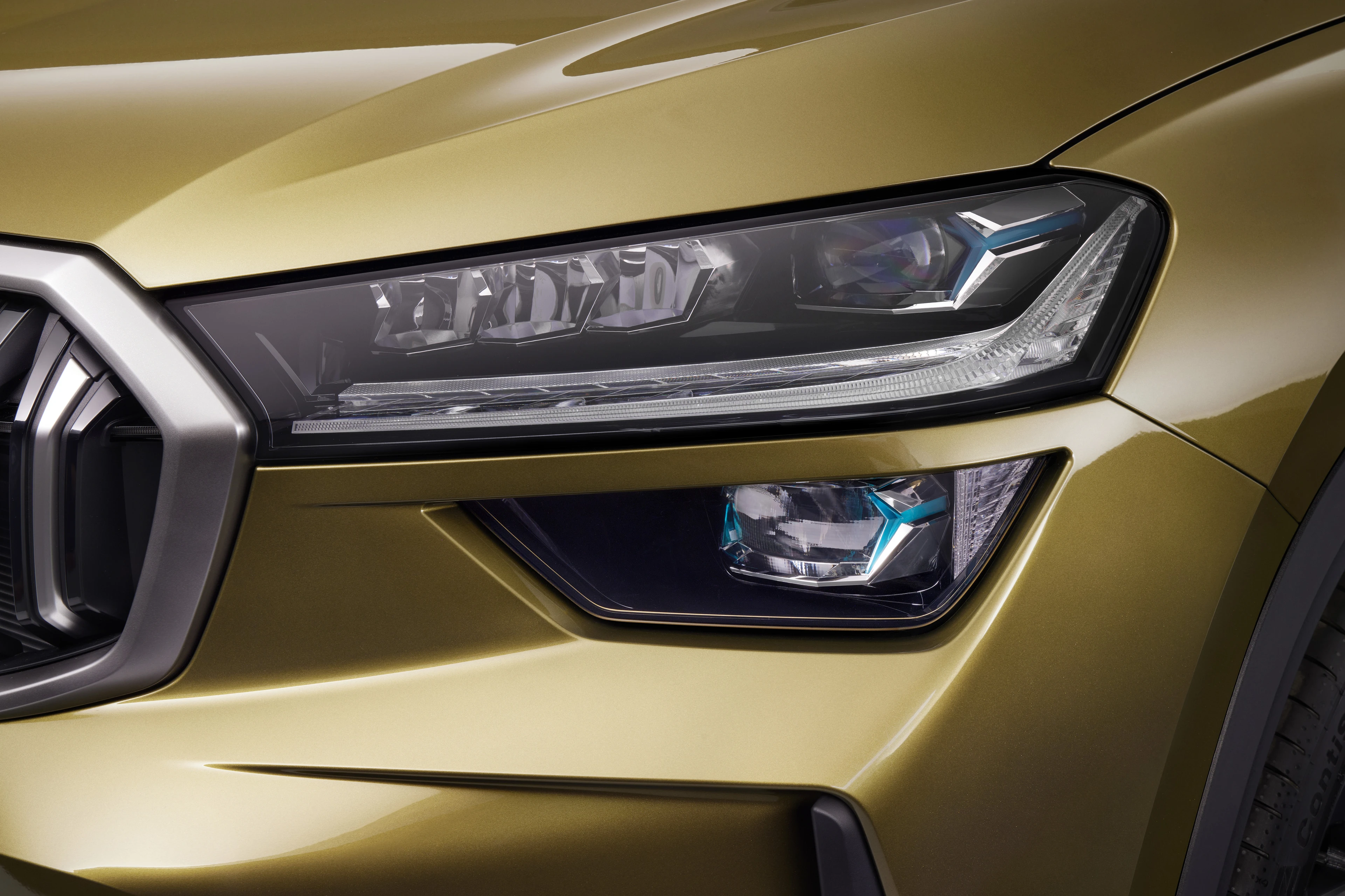 LED Headlamp and Grille