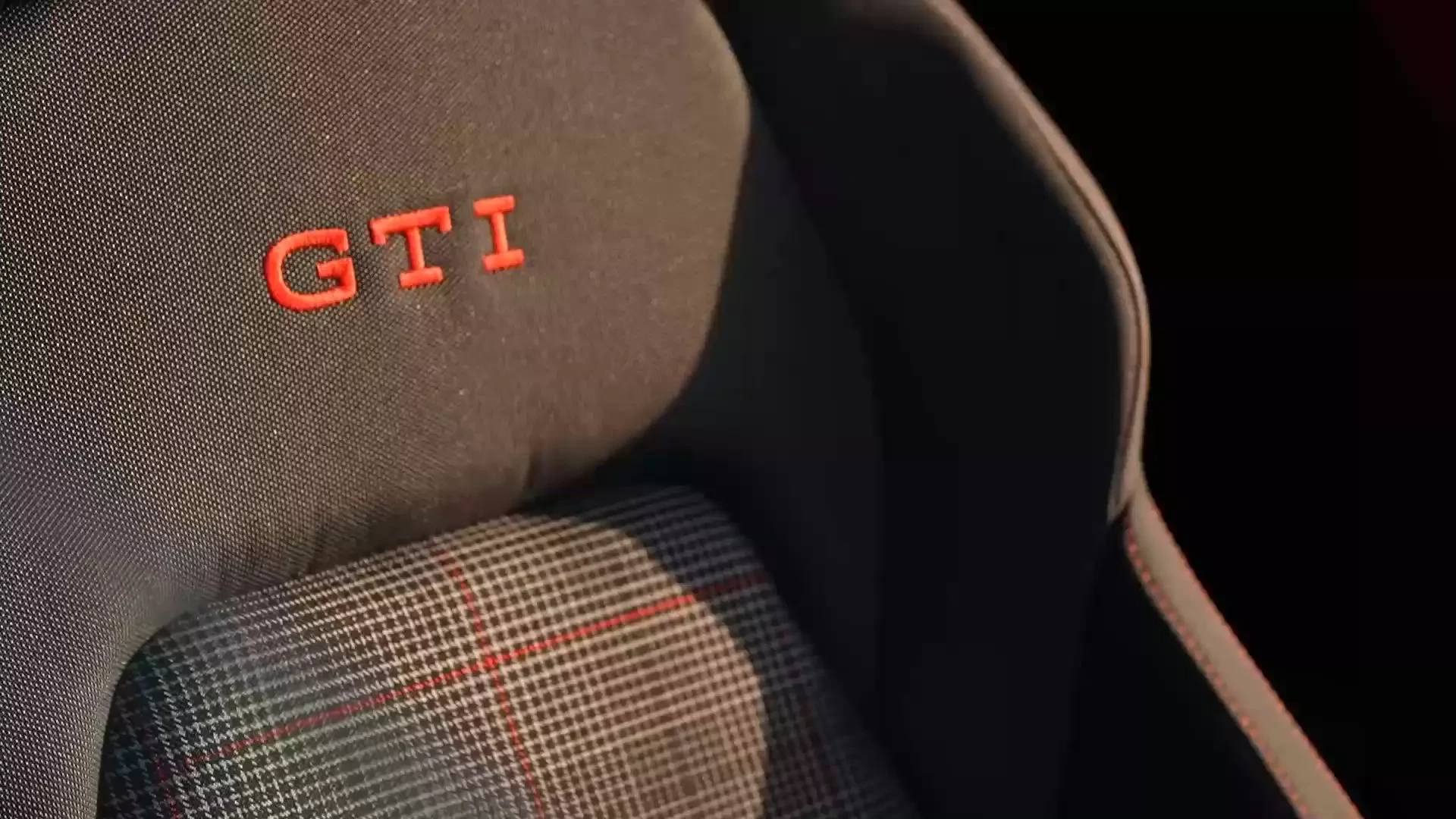 GTI Sports Seat (Scalepaper Plaid)