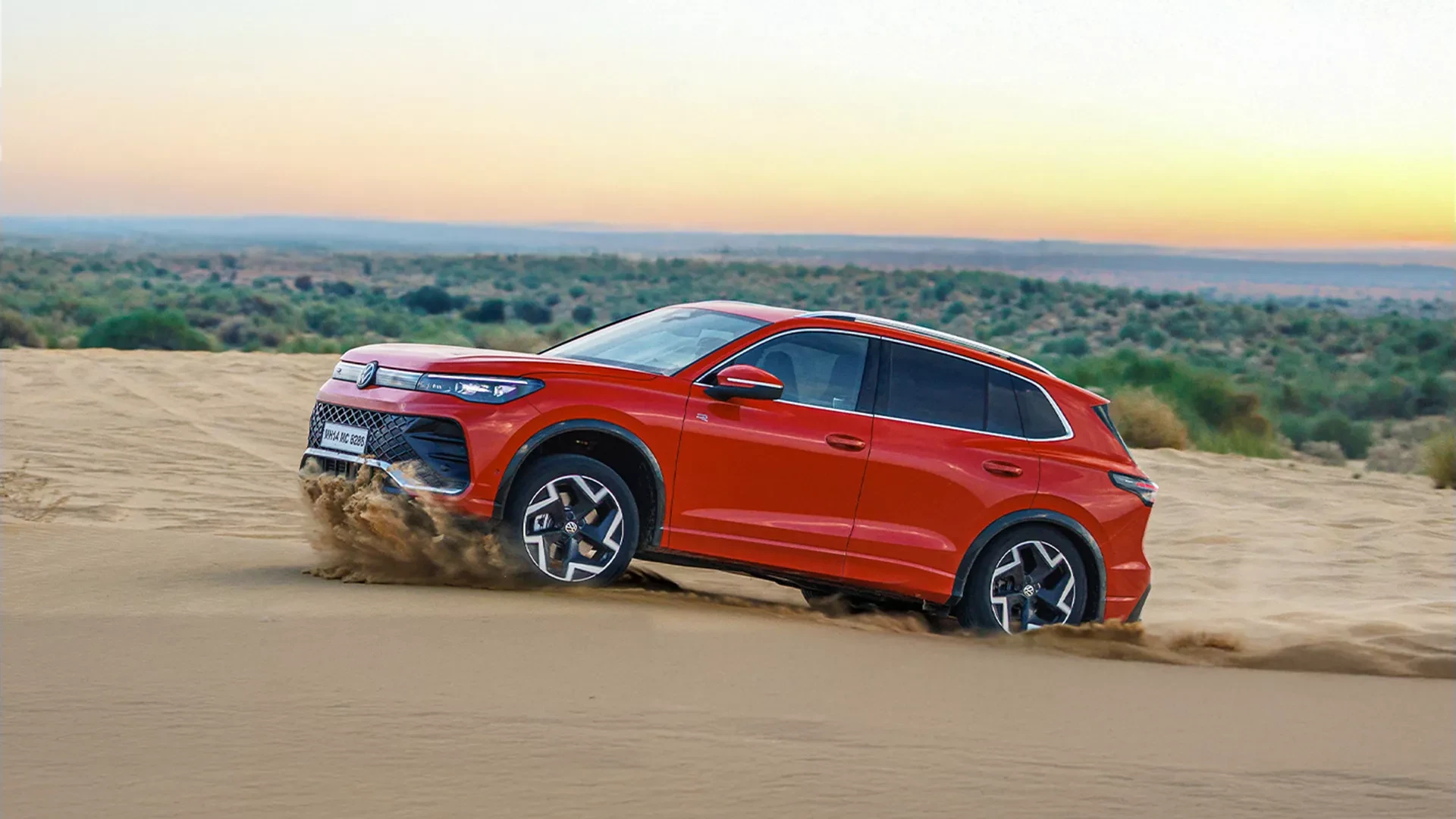 Driving: Front Left Three-Quarter View (Dunes)