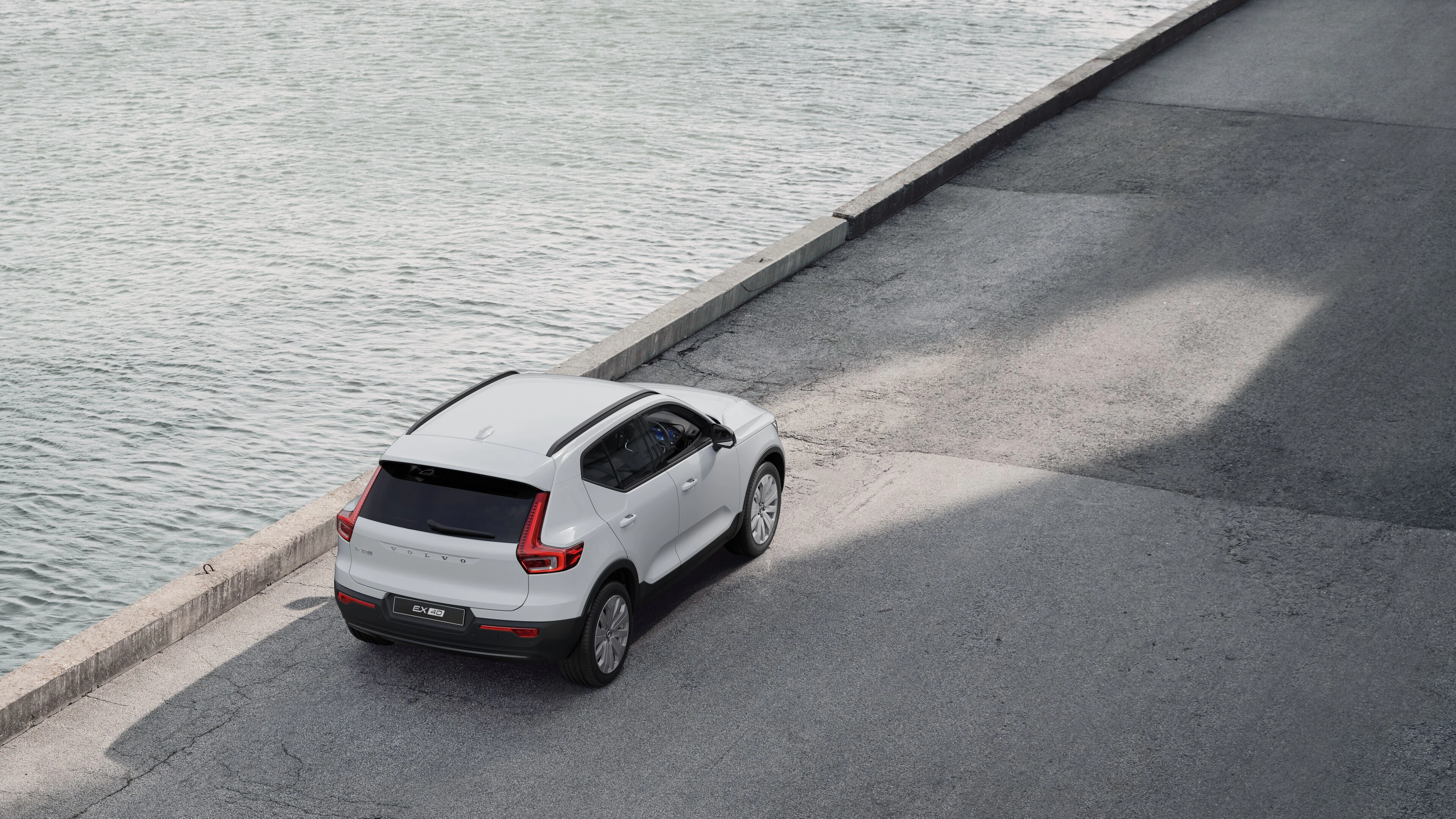 Rear Right Three-Quarter View (From Above)